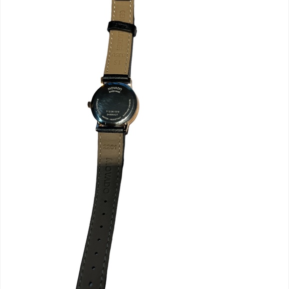 MOVADO Women’s Museum Classic Rose Gold watch - Picture 4 of 6